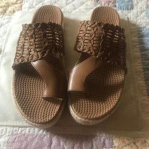 BARETRAPS SANDALS Toe-Thong